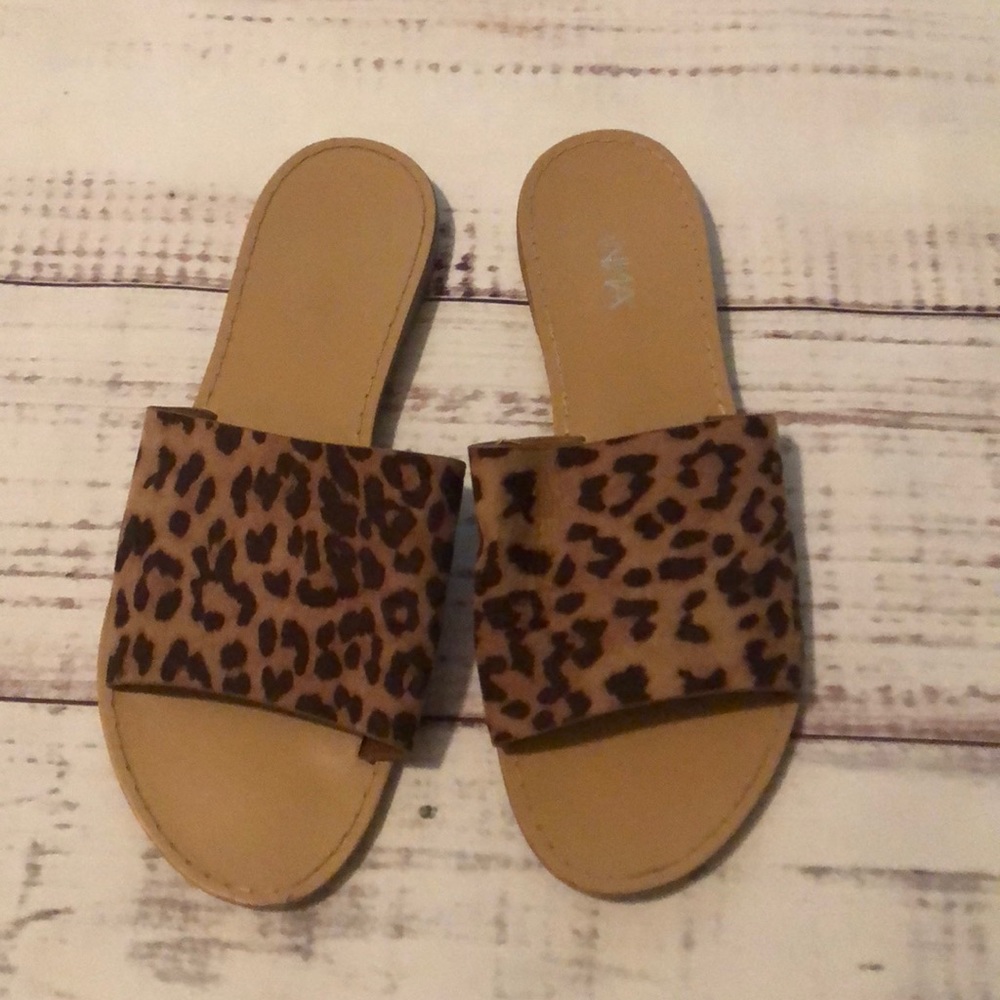 Leopard flats